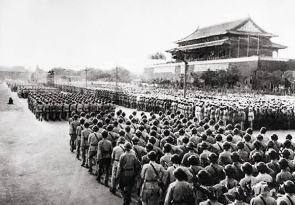 4架不明戰機突然“來襲”,他臨危抗命,卻在險境中挽救了空七軍 4架不明戰機突然“來襲”,他臨危抗命,卻在險境中挽救了空七軍