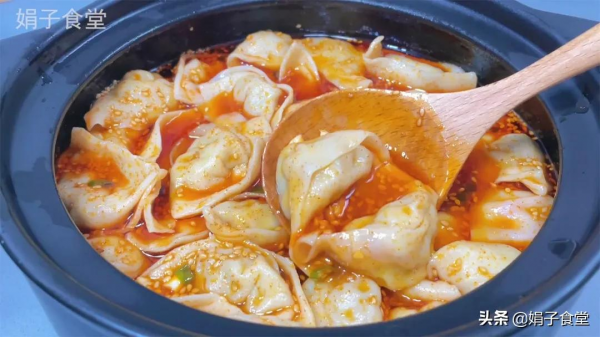 豬肉餃子好吃有竅門,調餡多加這一步,比餃子館的好吃,又鮮又香 豬肉餃子好吃有竅門,調餡多加這一步,比餃子館的好吃,又鮮又香