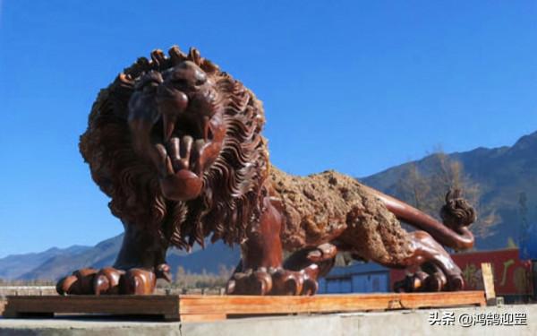 男子雕出15米&OpenCurlyDoubleQuote;東方雄獅&rdquo;，300萬元拒賣，如今閒置無人問津