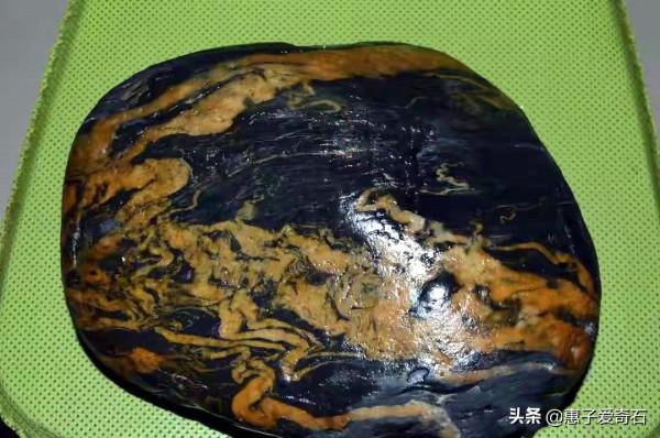 長江流域奇石玉石大全，其中一塊石頭以199萬成交