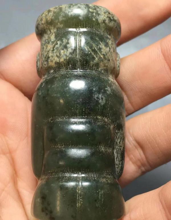 古玉灰皮，盤後對比