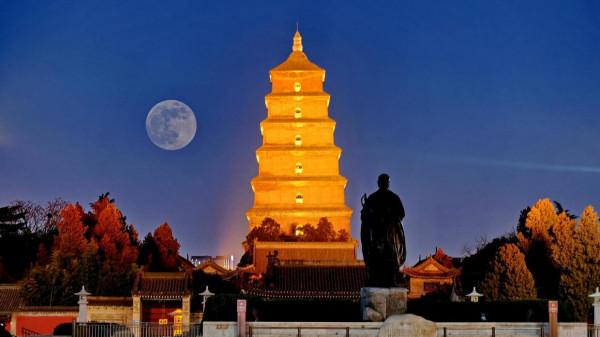 戲作大雁塔月圓夜小賦「嚴建設」 戲作大雁塔月圓夜小賦「嚴建設」