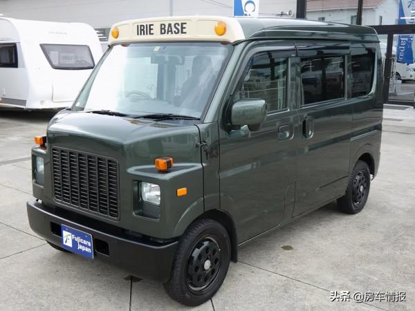 復古外觀的鈴木房車，長度僅3.3米內部卻有大床和飯桌，真巧妙