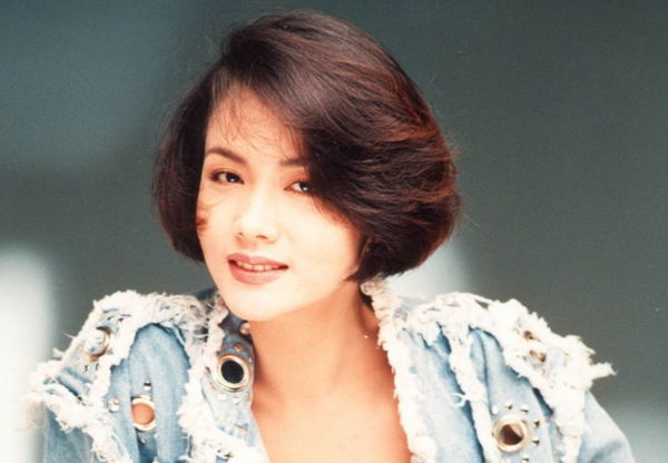 2016年孟庭麗累死在片場，被家人吸血多年，未下葬就開始清點遺產