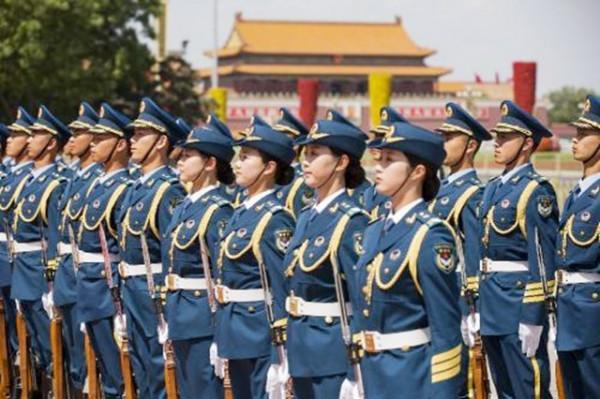 儀仗女兵隊長程誠:6小時軍姿,8斤負重訓練,不愧是鐵娘子軍 儀仗女兵隊長程誠:6小時軍姿,8斤負重訓練,不愧是鐵娘子軍