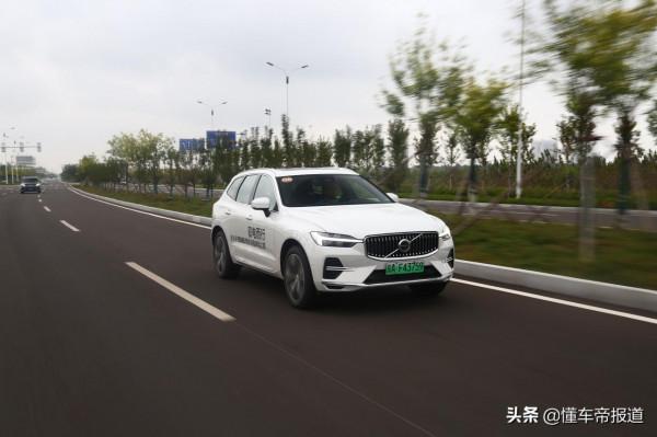新車|能加電能喝油,行駛質感大躍進!試駕沃爾沃XC60 RECHARGE 新車|能加電能喝油,行駛質感大躍進!試駕沃爾沃XC60 RECHARGE