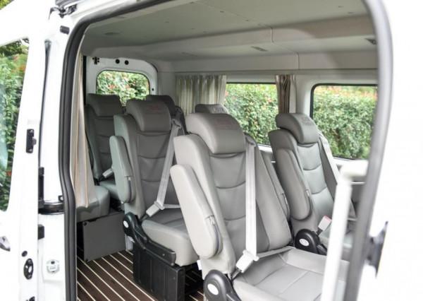 江淮一直致力於輕客，推出的星銳國六版，內飾很素但很實用