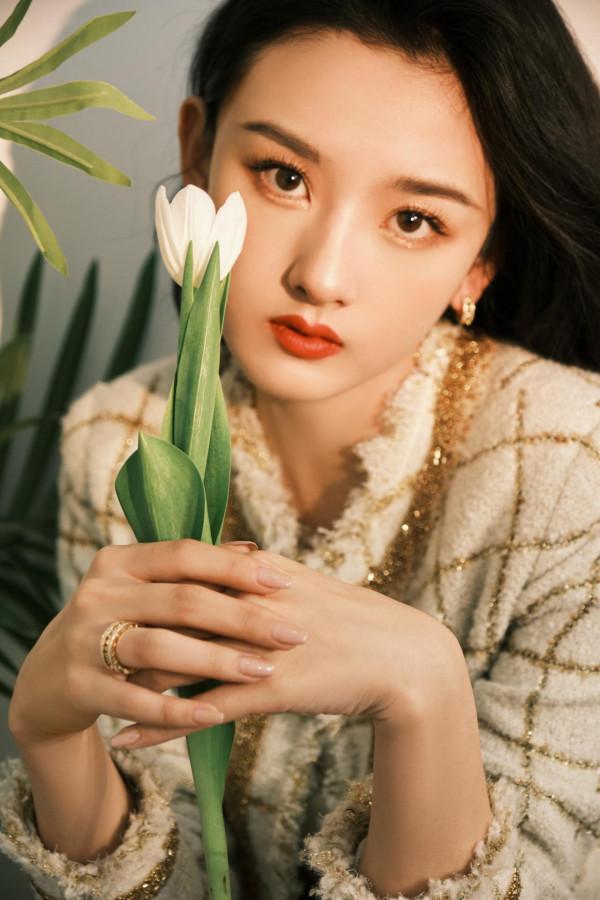 看譚松韻的幼態臉，果然雙子座都是自帶少年感