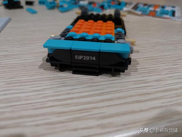 LEGO 超級賽車系列 76905 福特GT和Bronco R開箱簡評