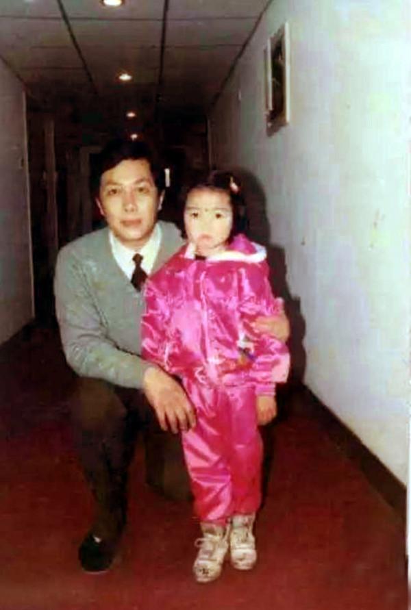 唐國強的女兒唐亮:生母悲情早逝,她在淚水中理解父親和繼母 唐國強的女兒唐亮:生母悲情早逝,她在淚水中理解父親和繼母