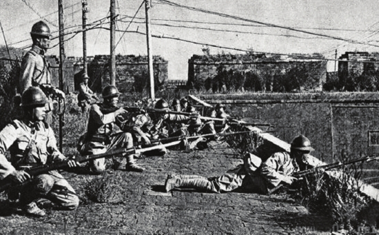 1951年，黑龍江省委派人到河南，找到一小夥說道：你父親是楊靖宇