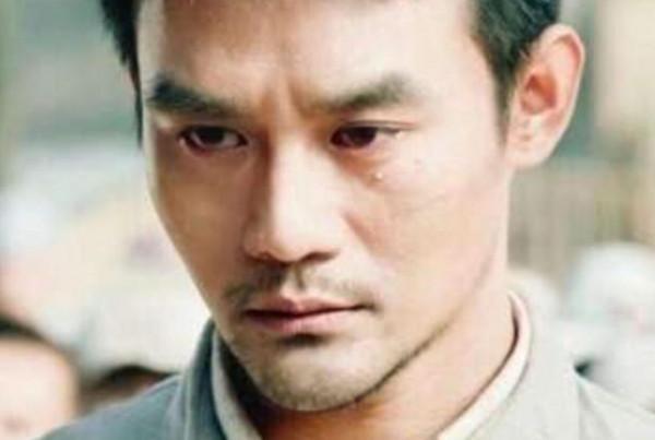 26歲紅軍旅長黃克功槍殺16歲女友，毛主席，打兩槍還能是走火嗎？