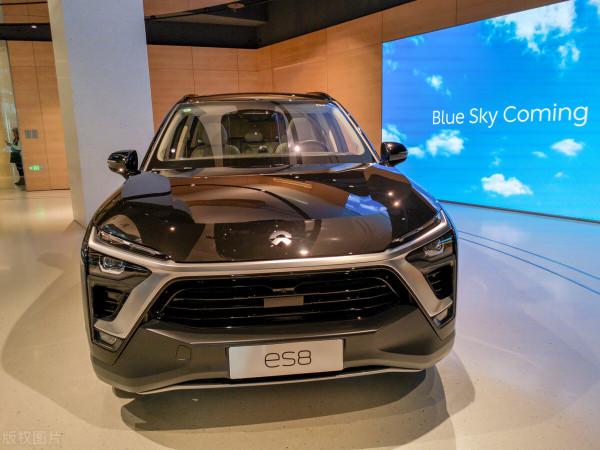 李斌質疑燃油車是何不食肉糜，更多的新能源車主在苦等一個充電樁