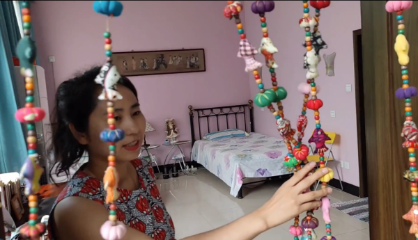 北京大爺把四合院裝成小田園 家裡收藏的青花瓷價值上億