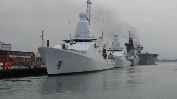 &OpenCurlyDoubleQuote;荷蘭&rdquo;級巡邏艦圖集（44圖）