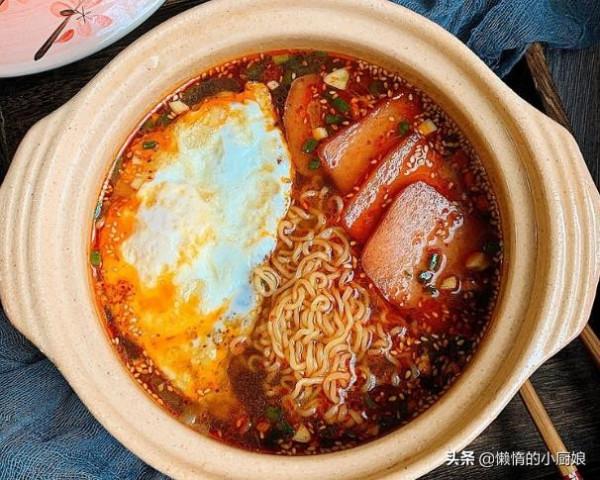 2.5一包的泡麵這樣做，簡單易學又美味，咋吃都不膩哦