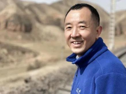 讀陳行甲《在峽江的轉彎處》有感:願歷盡千帆,歸來仍是少年 讀陳行甲《在峽江的轉彎處》有感:願歷盡千帆,歸來仍是少年