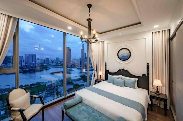 年輕夫妻太有眼光了，買到“一線”湖景房，普通高層房根本比不了
