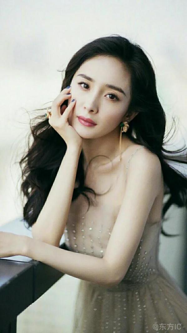 楊冪：優雅迷人，仙氣飄飄
