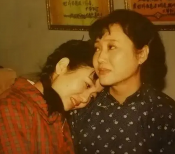 王麗雲：成名路上有淚，堅決不復婚，今女兒也步了她後塵