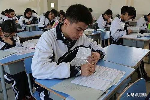 給高考科目設定的一種建議:建議高考實行“3+1+1+體育”模式 給高考科目設定的一種建議:建議高考實行“3+1+1+體育”模式