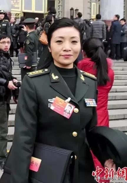 4位未婚女歌手，經歷告訴人們，女人都要給自己留3條後路才好