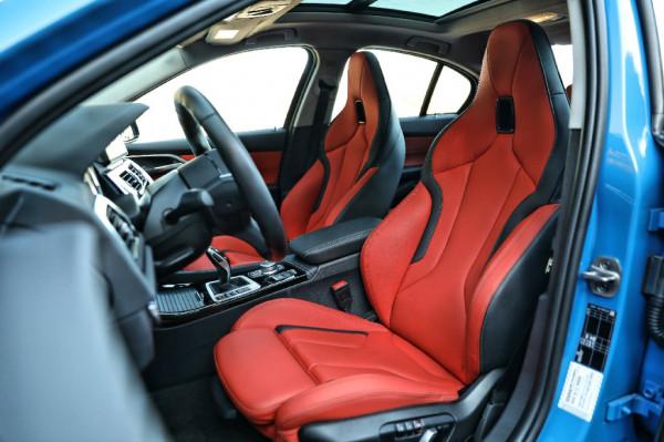 論年輕人與駕控樂趣間的最近距離,一臺1系M運動曜夜版 論年輕人與駕控樂趣間的最近距離,一臺1系M運動曜夜版