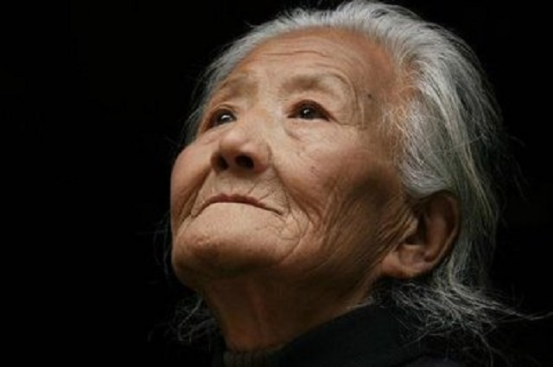 為何白頭髮會越長越多?不要覺得自己老了,或許是缺少這3種營養 為何白頭髮會越長越多?不要覺得自己老了,或許是缺少這3種營養