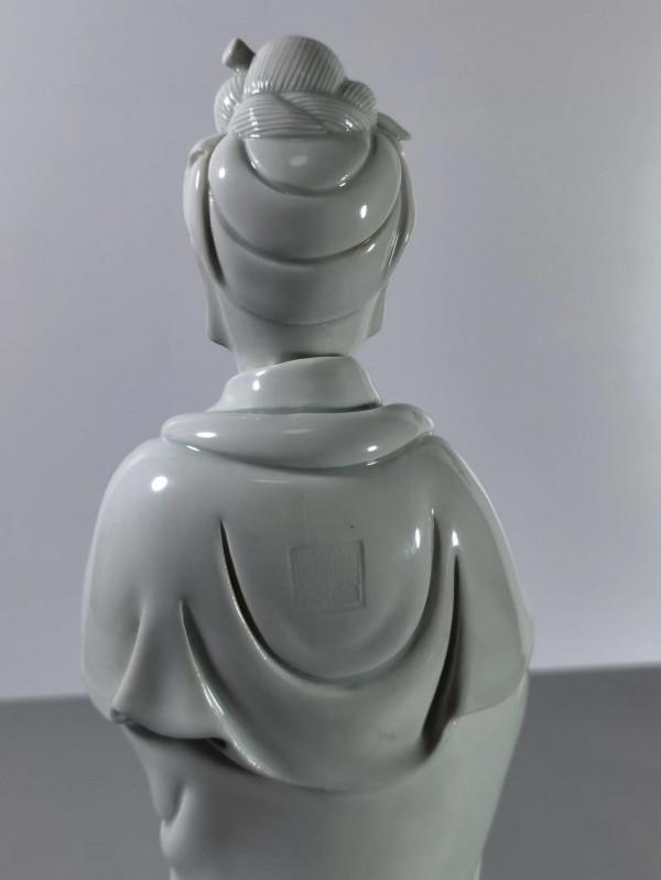 德化瓷博及魚人執卷立像觀音