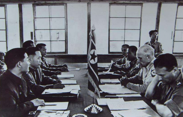 長津湖打到第7天，金日成提個問題，毛主席堅決提醒：美國不可信