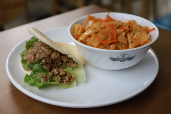 部隊食堂有了點餐服務，必須贊