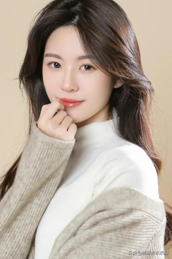 冬天就要暖暖的，女孩的自信美需要溫度