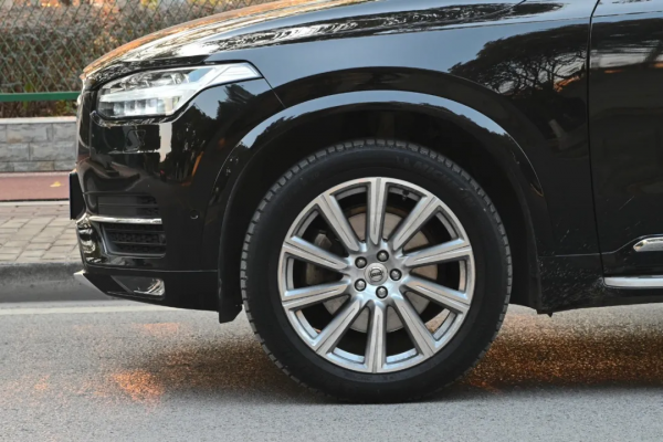 寶華韋健、空氣懸架，頂配二手XC90出類拔萃