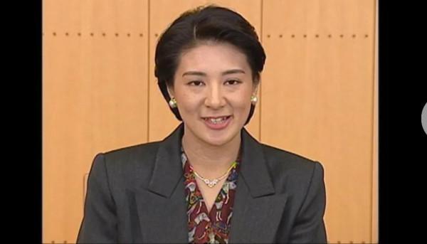皇后58歲生日對愛子寄予厚望「一步一步地成長，完成公務任務」
