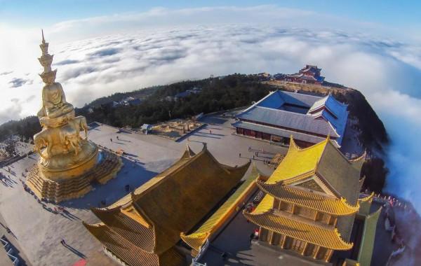 大美峨眉山 雲霧繚繞 仙氣飄飄