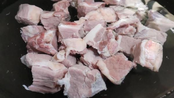 回民燉牛肉好吃的秘訣都在這裡，如何焯水有講究，五個獨家竅門