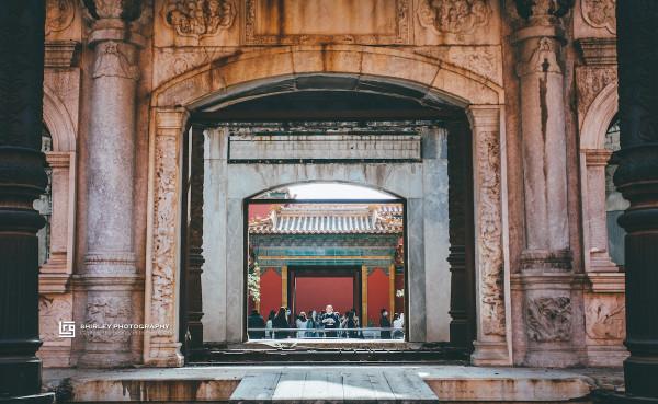 故宮夜晚空無一人？現實：不但有人走動，有時候比白天還熱鬧