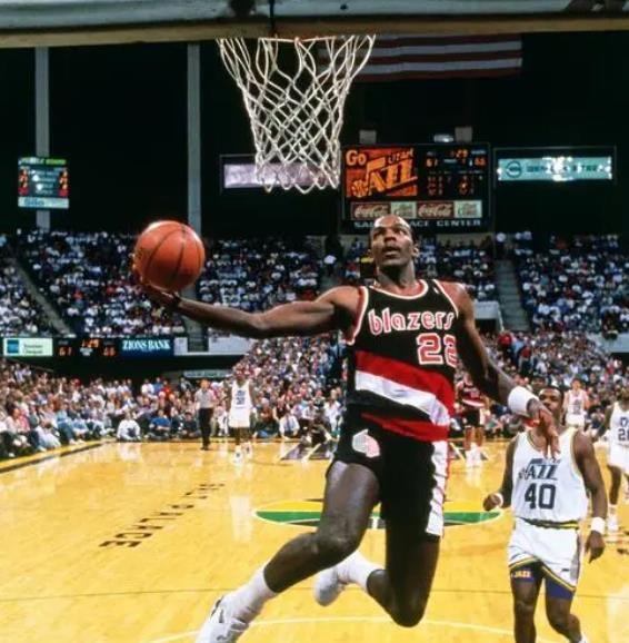 攻防轉換高手！盤點NBA快攻能力最強的十大球星：前三實至名歸