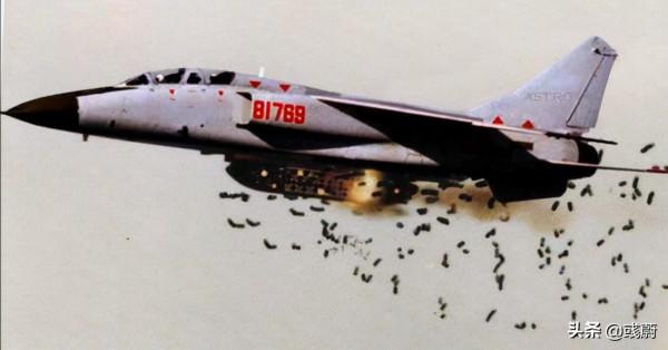 作為殲轟7、蘇30MK替代者,為啥殲16服役5年殲轟7還沒退役? 作為殲轟7、蘇30MK替代者,為啥殲16服役5年殲轟7還沒退役?