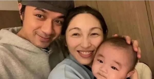 這十位明星都和經紀人在一起,姐弟戀濃度超標,有的祝福有的嘔吐 這十位明星都和經紀人在一起,姐弟戀濃度超標,有的祝福有的嘔吐