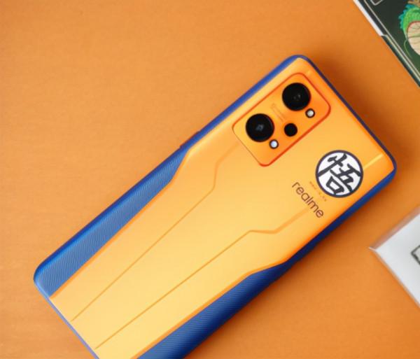 一眼就能記住的4款手機，華為定製機售價18萬，酷派國潮風太亮眼