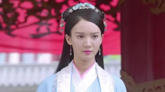 朱元璋偶遇六個道姑追打和尚，探查之後怒道：和尚殺頭，道姑進宮