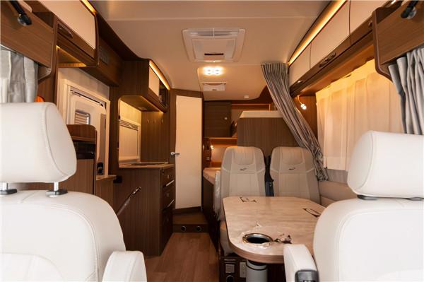 新款瑞弗V800E國六依維柯房車,高性價比合資房車典範 新款瑞弗V800E國六依維柯房車,高性價比合資房車典範