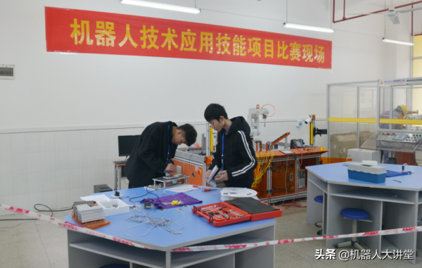 學機器人都去搞研究?機器人應用工程師誰來做?國家出手了 學機器人都去搞研究?機器人應用工程師誰來做?國家出手了