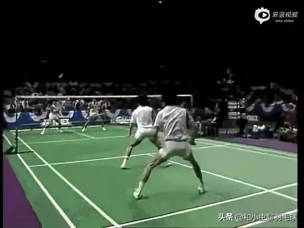 羽毛球雙打戰術之六種該及時上網的情形