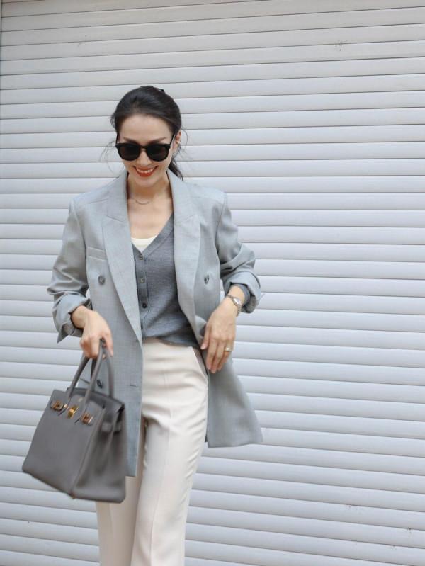 這才是40+大女人的穿衣典範,不顯老不扮嫩,chic精緻又高階 這才是40+大女人的穿衣典範,不顯老不扮嫩,chic精緻又高階