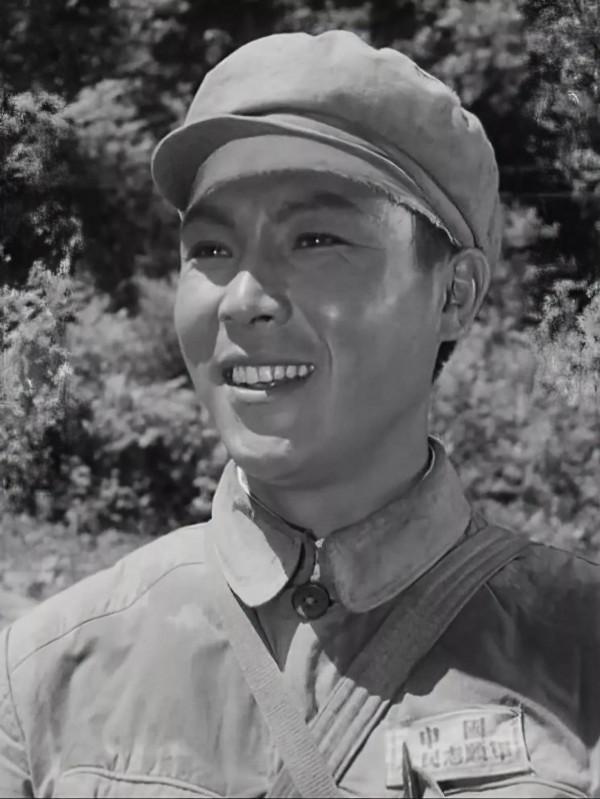 回顧經典:“為了勝利,向我開炮”!《英雄兒女》王成劇照欣賞 回顧經典:“為了勝利,向我開炮”!《英雄兒女》王成劇照欣賞