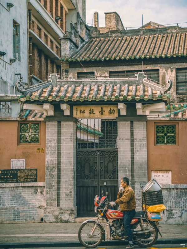 《誤殺2》拍攝地！蔡瀾認證的美食寶地，藏著中西合璧的世界遺產