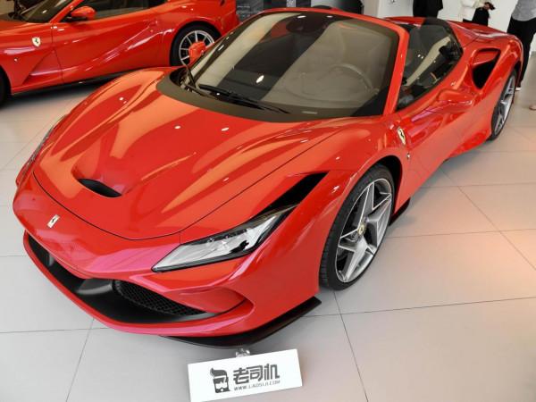 V8大超跑，720馬力可沒跟你說著玩，實拍法拉利F8