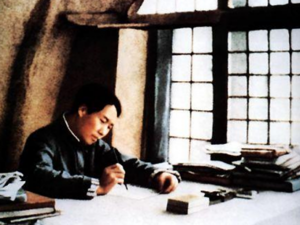 他因與毛澤東太像，被葉劍英欽點出演“毛主席”，李訥見他後痛哭